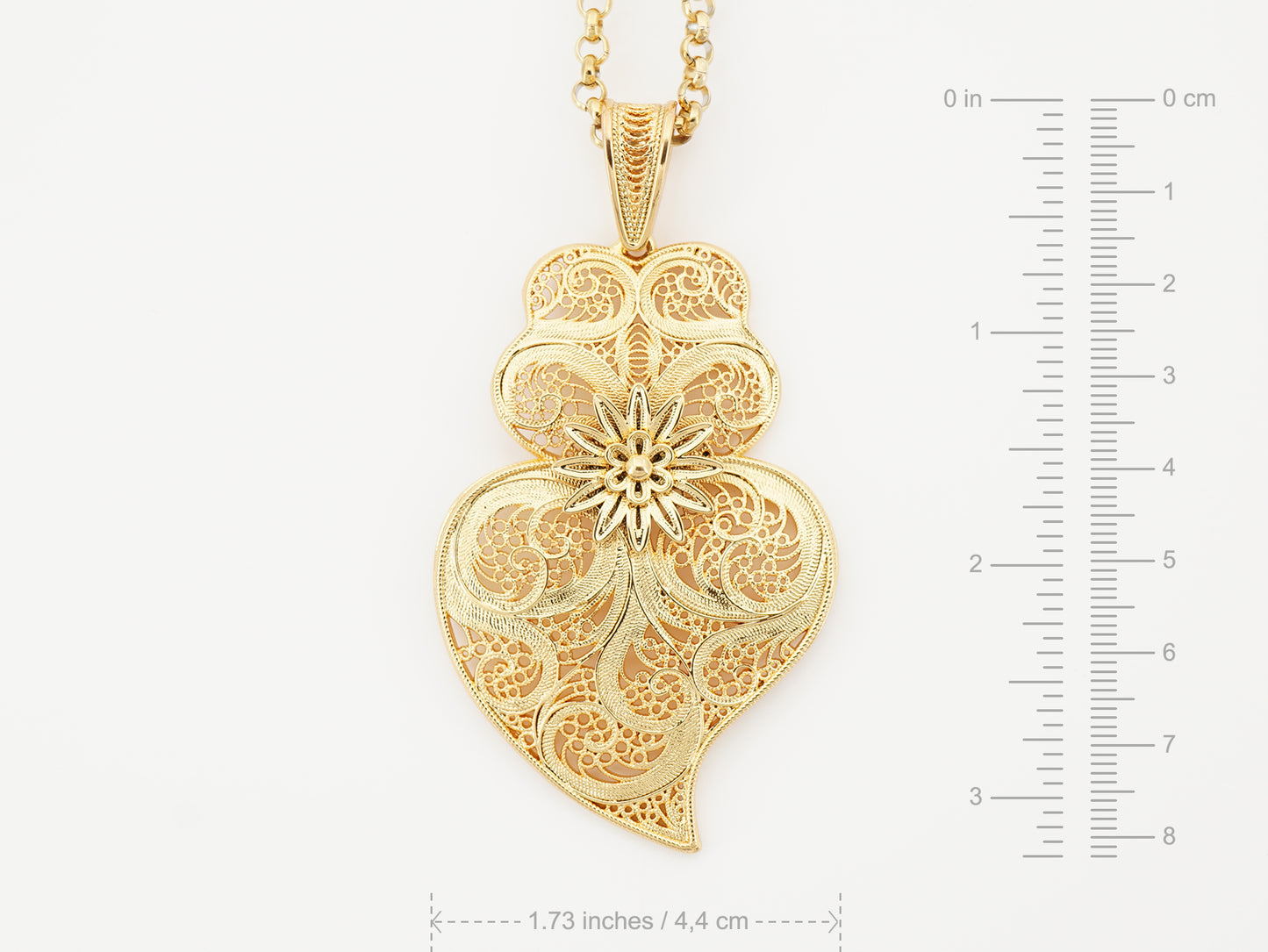 Colar Coração de Viana Tradicional Grande, Inspirado na Filigrana Portuguesa, Aço Inoxidável Dourado - Medidas