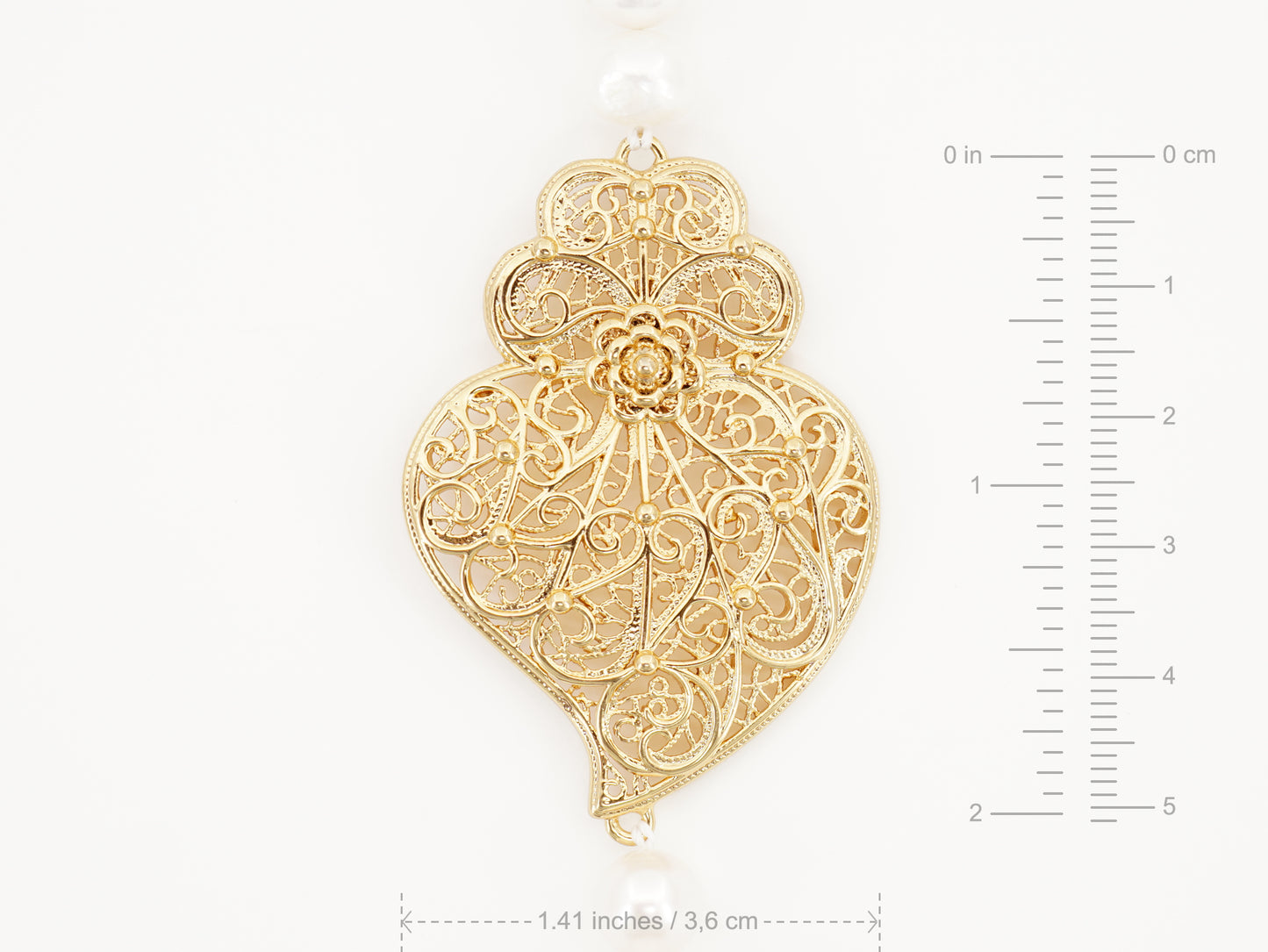 Colar Coração de Viana Tradicional Grande e Pérolas, Inspirado na Filigrana Portuguesa, Aço Inoxidável Dourado - Medidas