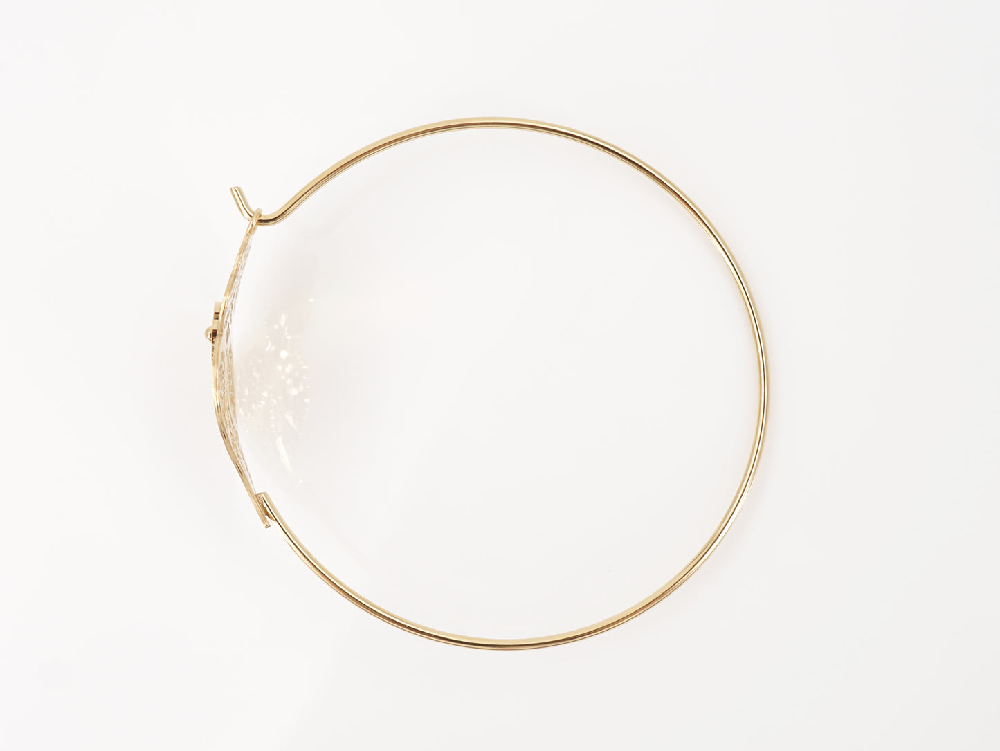Pulseira Escrava Coração de Viana Estilizado, Inspirado na Filigrana Portuguesa, Aço Inoxidável Dourado - Vista de Cima