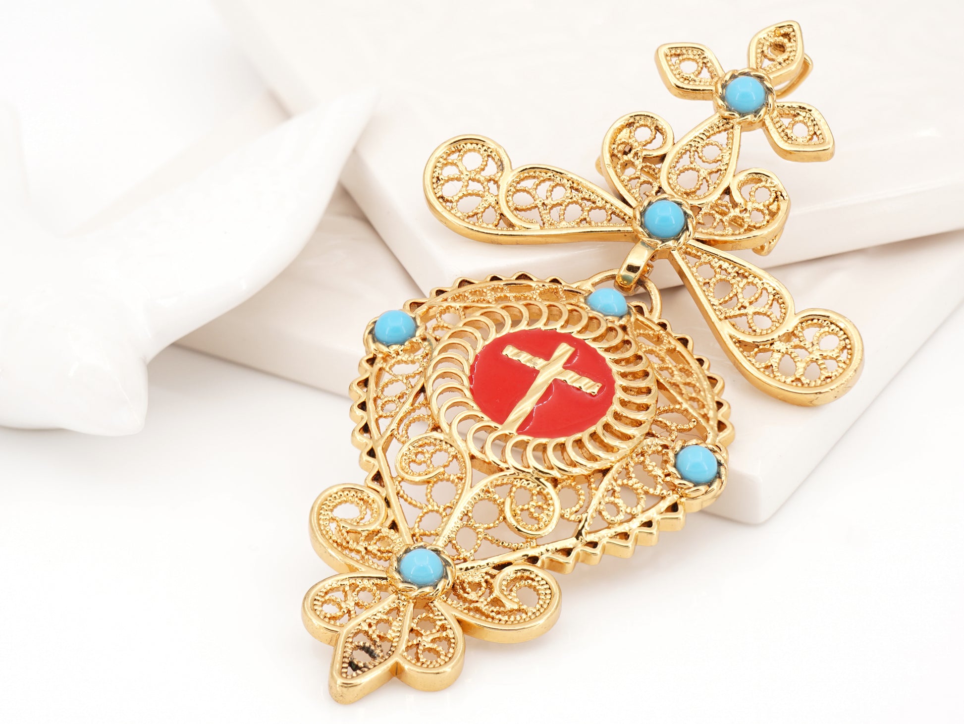 Alfinete Relicário Grande, Inspirado na Filigrana Portuguesa, Aço Inoxidável Dourado