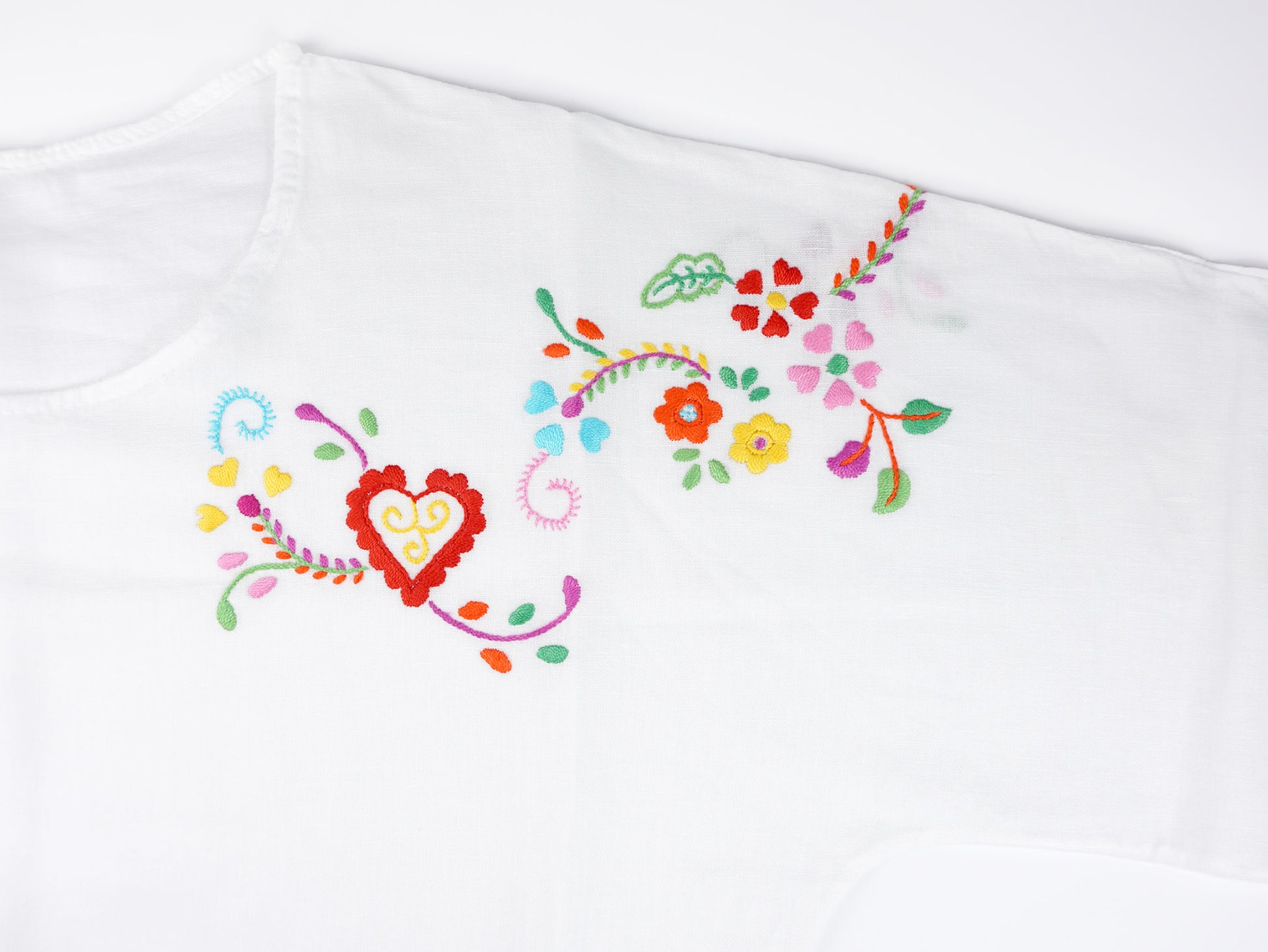 Blusa Branca, em Linho com Bordado de Viana, Tamanho Único - Pormenor