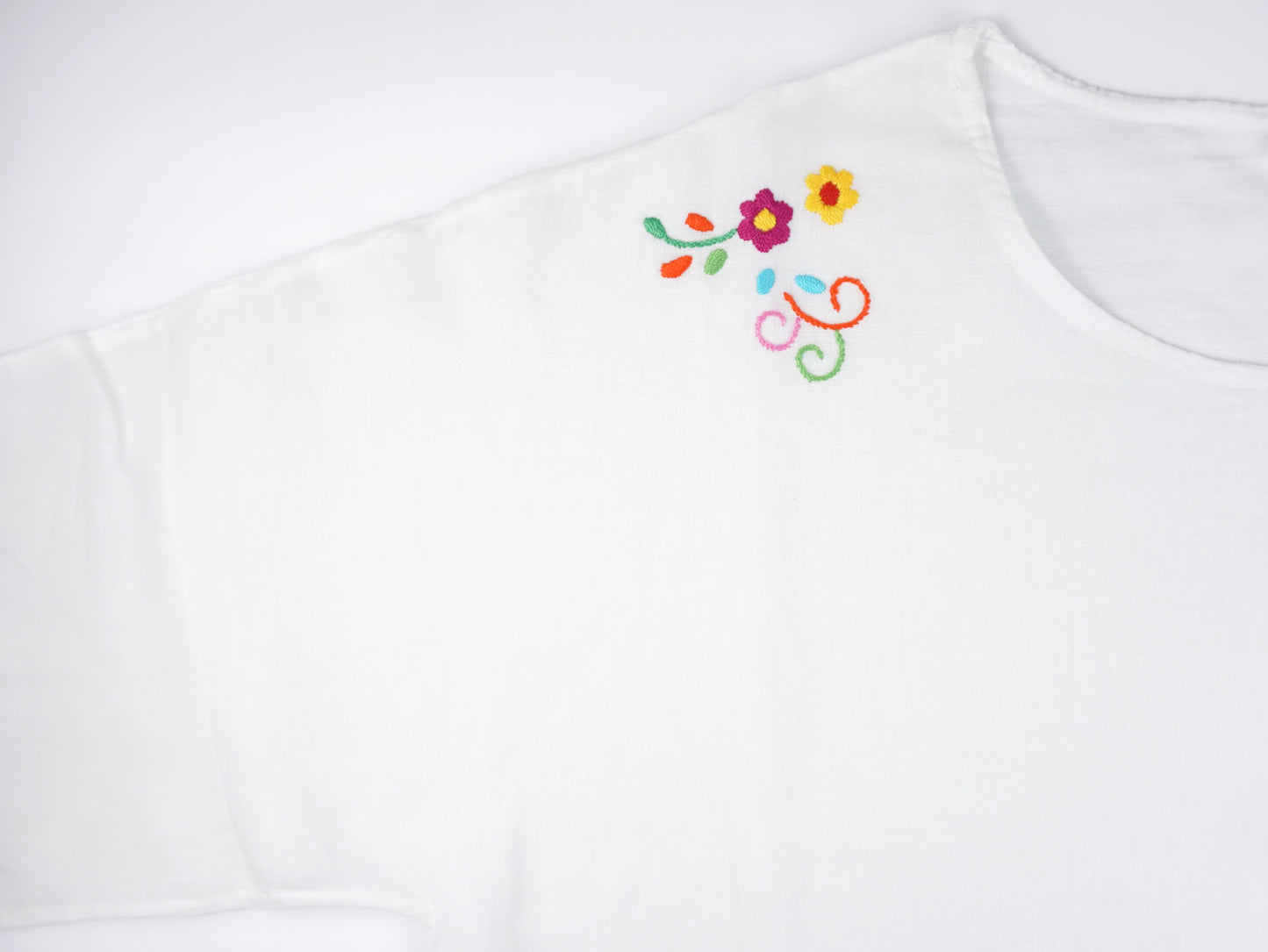 Blusa Branca, em Linho com Bordado de Viana, Tamanho Único - Pormenor