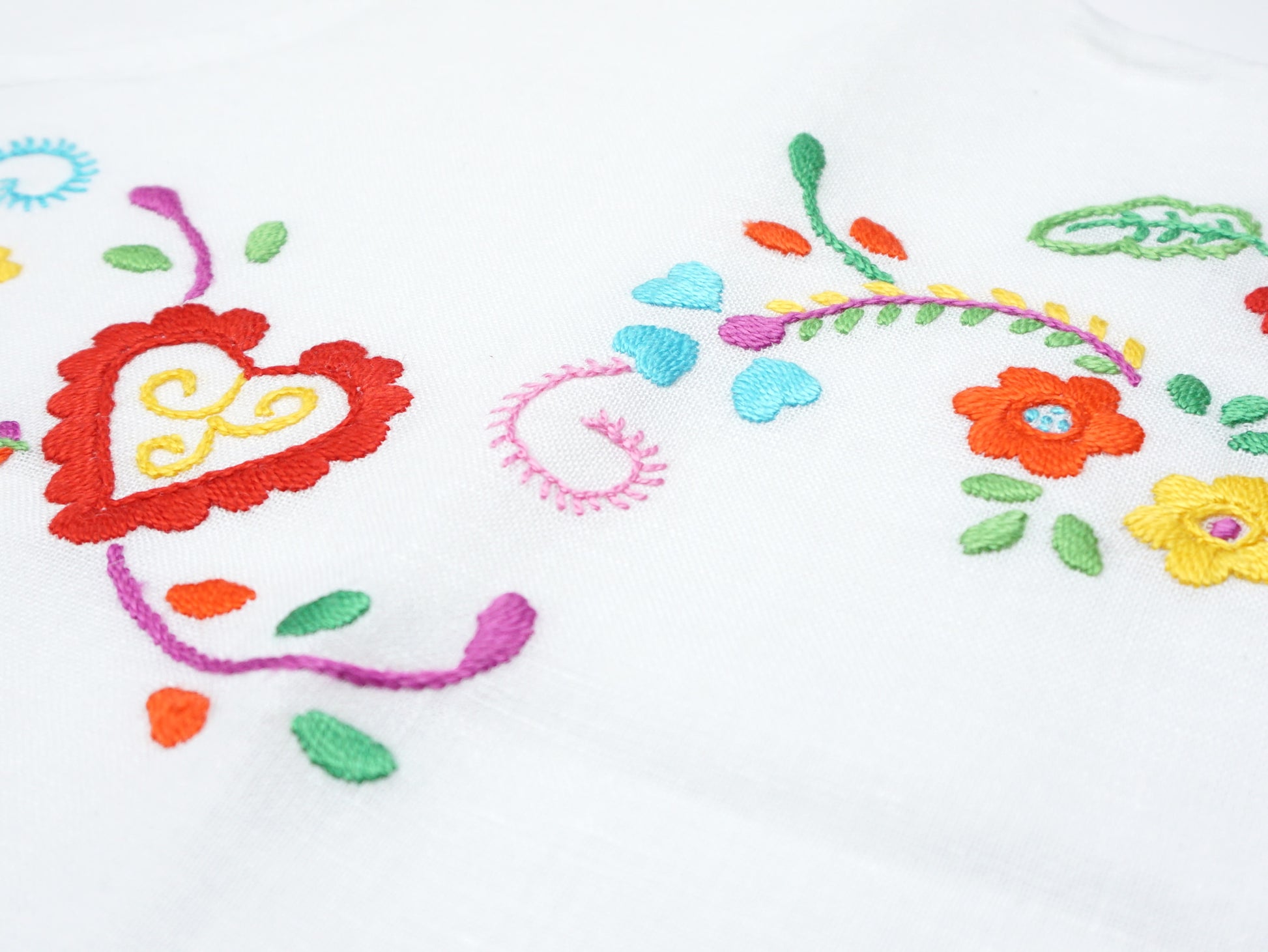 Blusa Branca, em Linho com Bordado de Viana, Tamanho Único - Pormenor