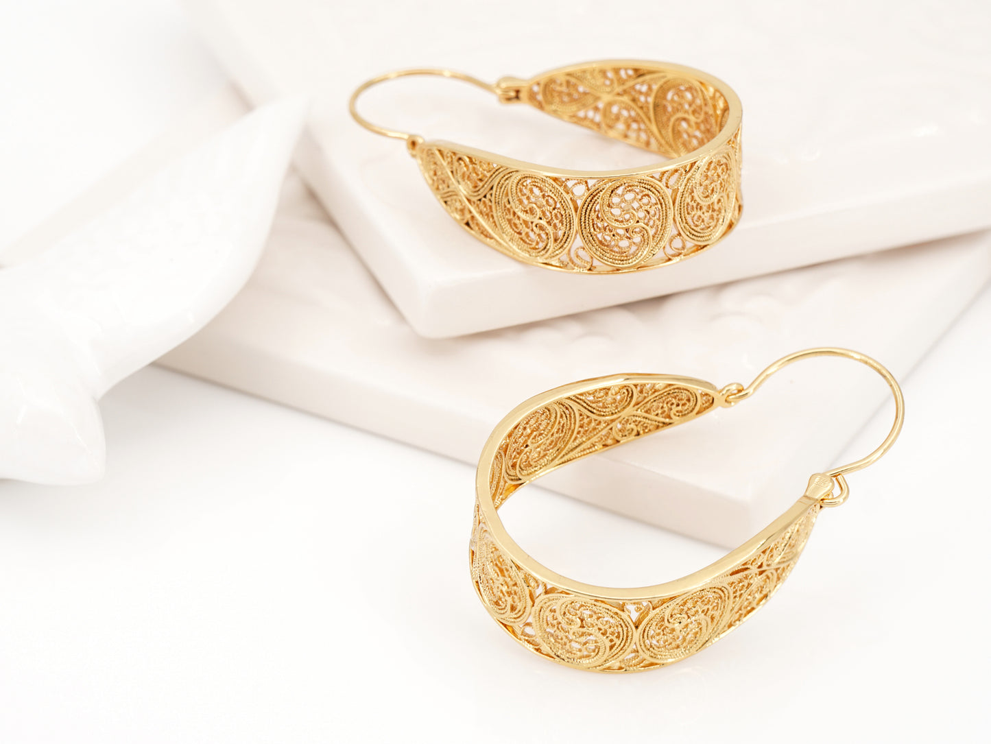 Argolas Tradicionais Grandes, Inspiradas na Filigrana Portuguesa, Aço Inoxidável Dourado