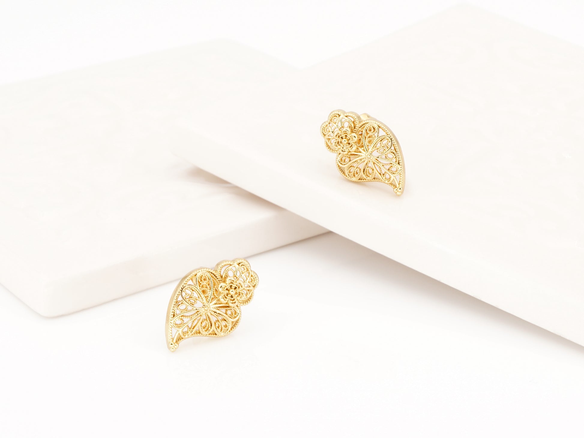 Brincos Pequenos Coração de Viana, Inspirados na Filigrana Portuguesa, Aço Inoxidável Dourado