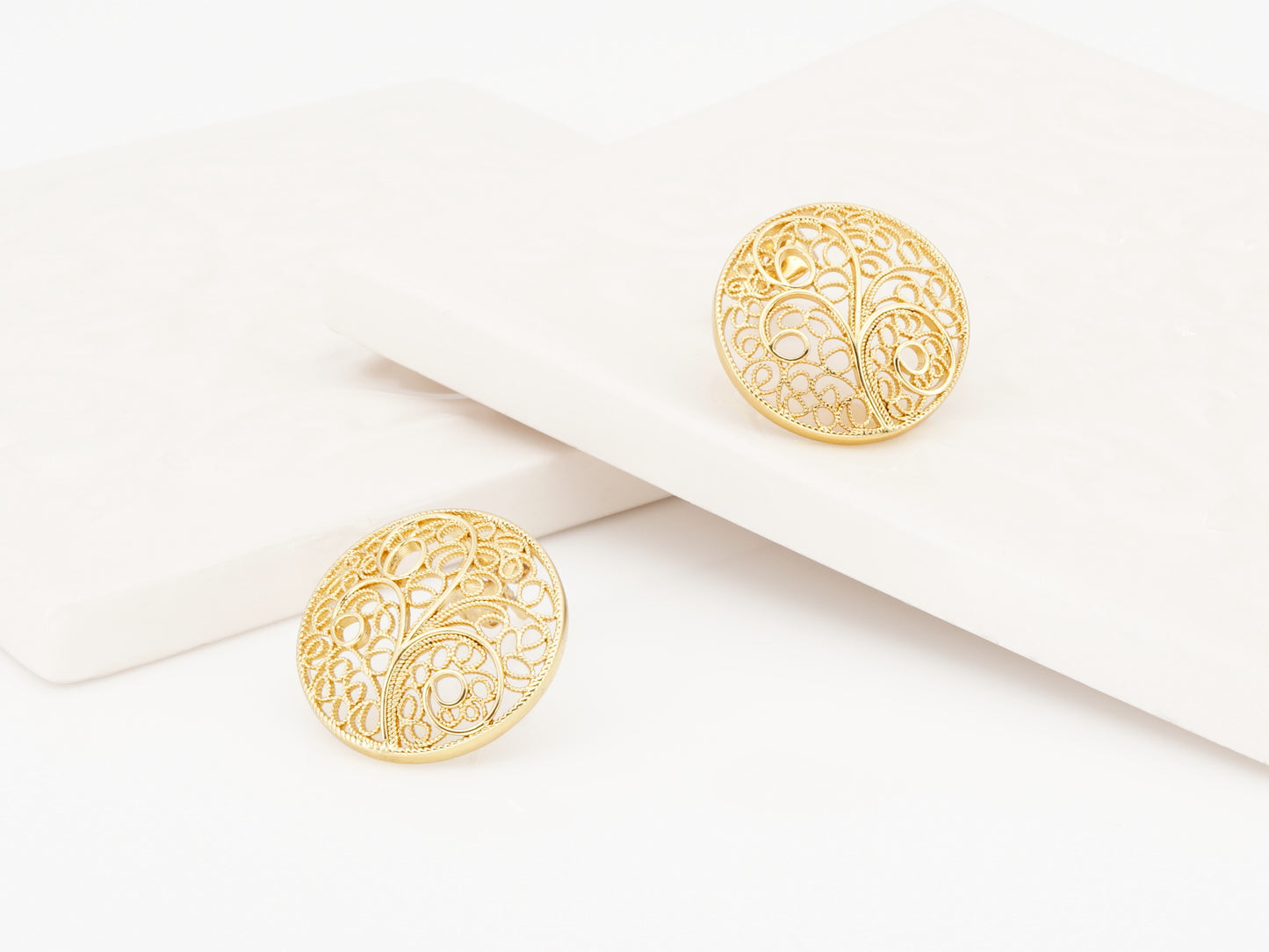 Brincos Circulos Maiores, Inspirados na Filigrana Portuguesa, Aço Inoxidável Dourado