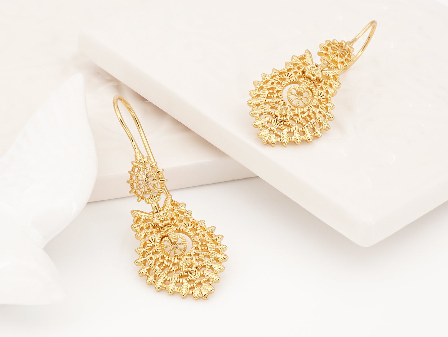 Brincos Rainha Pequenos, Inspirados na Filigrana Portuguesa, Aço Inoxidável Dourado