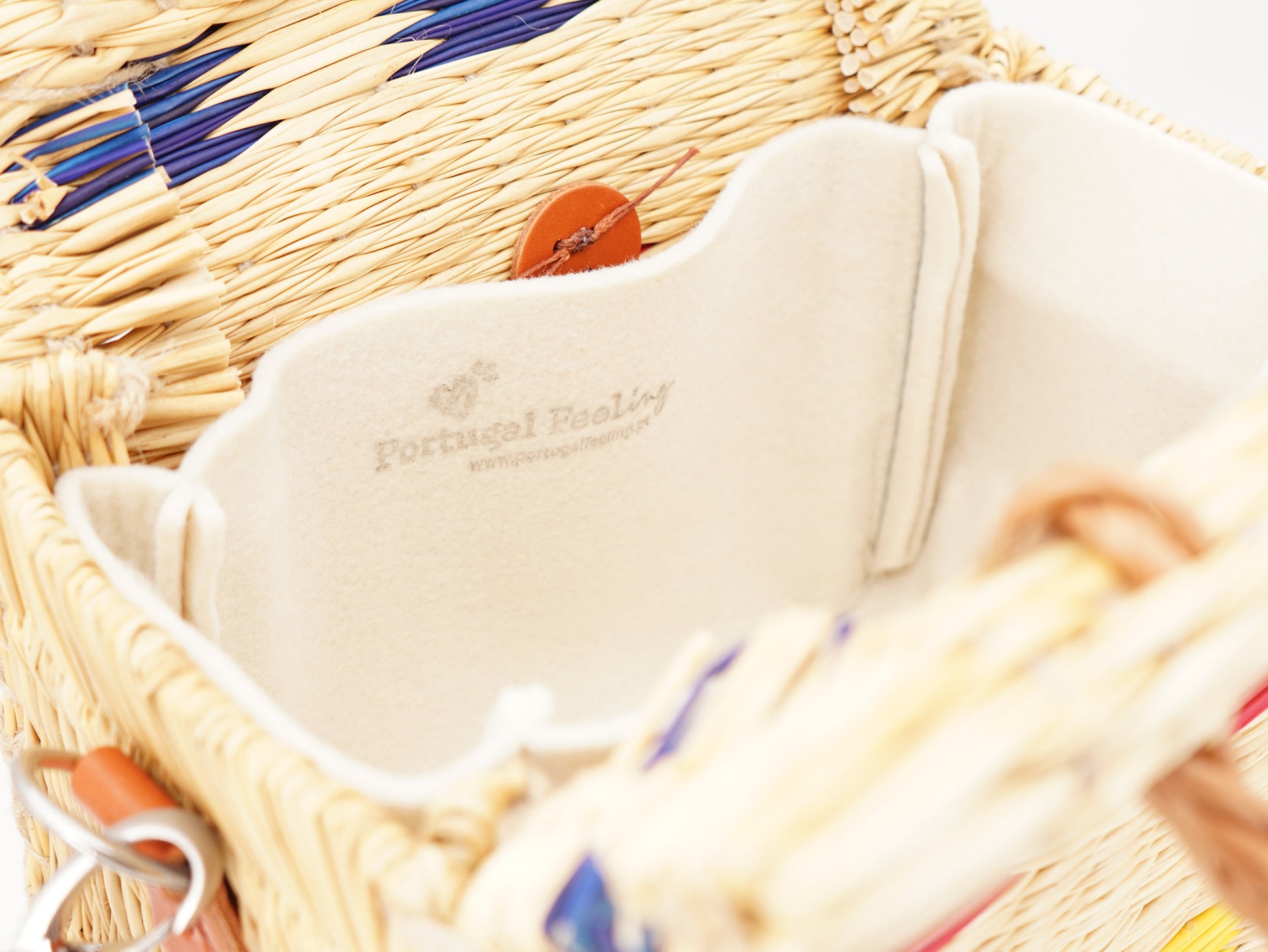 Cesta de Junco com Alça em Pele, Cestaria Tradicional de Portuguesa - Pormenor Forro Interior