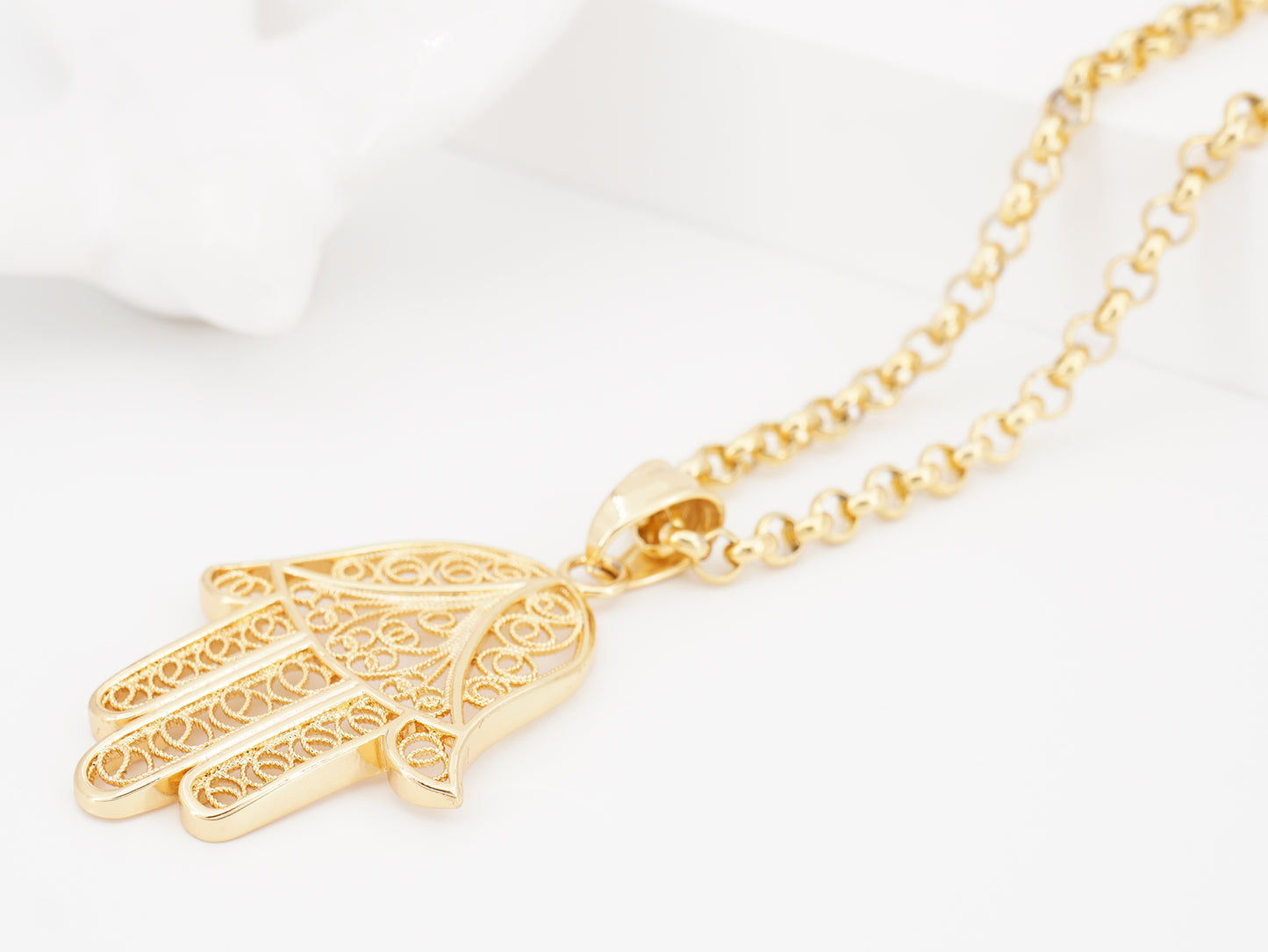 Colar com Mão de Fátima Média, Inspirado na Filigrana Portuguesa, Aço Inoxidável Dourado