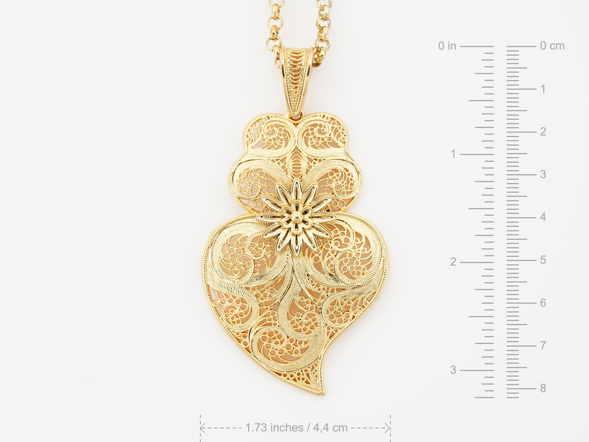 Colar Coração de Viana Tradicional Grande, Inspirado na Filigrana Portuguesa, Aço Inoxidável Dourado - Medidas