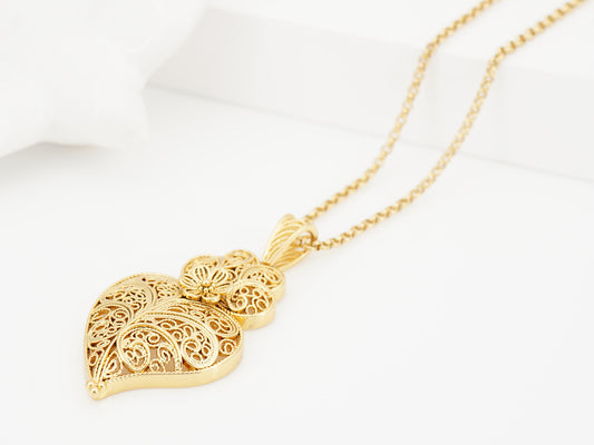Colar com Coração de Viana Tradicional Médio, Inspirado na Filigrana Portuguesa, Aço Inoxidável Dourado