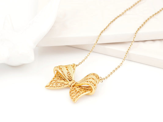 Colar Laço Médio, Inspirado na Filigrana Portuguesa, Aço Inoxidável Dourado