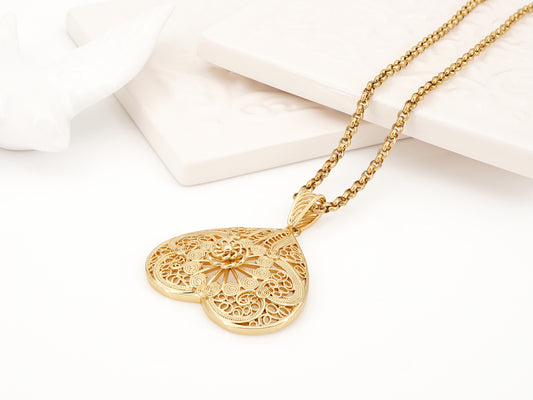 Colar Coração de Viana Invertido, Inspirado na Filigrana Portuguesa, Aço Inoxidável Dourado