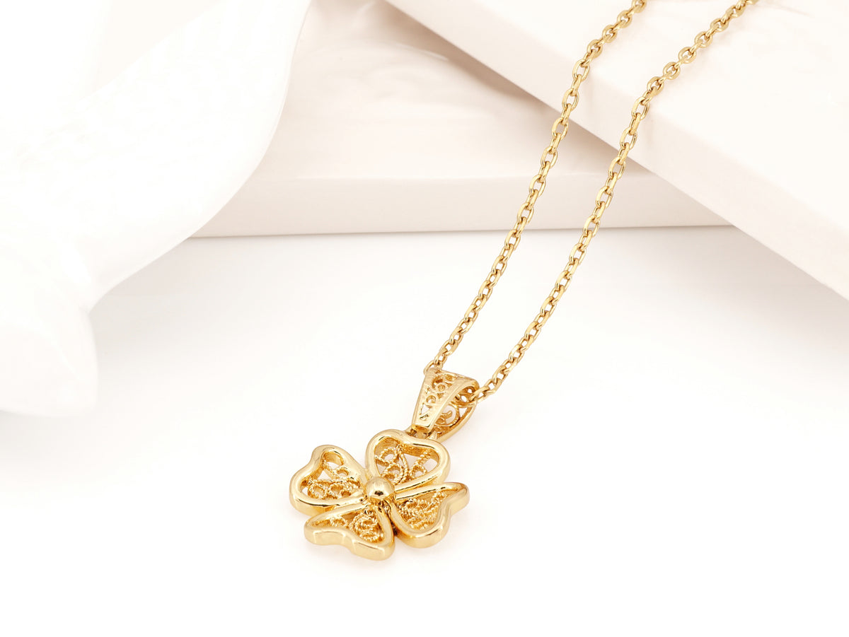 Colar Trevo Pequeno, Inspirado na Filigrana Portuguesa, Aço Inoxidável Dourado