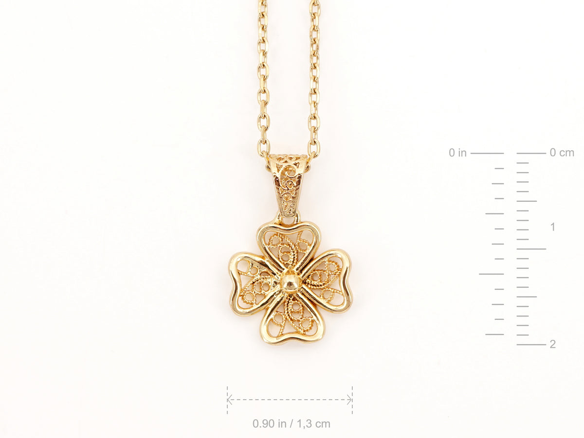 Colar Trevo Pequeno, Inspirado na Filigrana Portuguesa, Aço Inoxidável Dourado - Medidas
