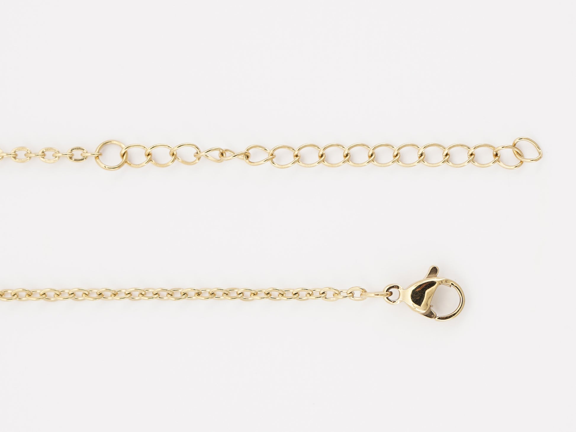 Colar com Coração de Viana Invertido, Inspirado na Filigrana Portuguesa, Aço Inoxidável Dourado - Pormenor Fio Ajustável