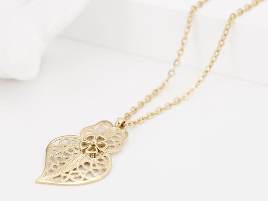 Collier avec Coeur de Viana Moyen Stylisé, Inspiration Filigrane Portugaise, Acier Inoxydable Doré