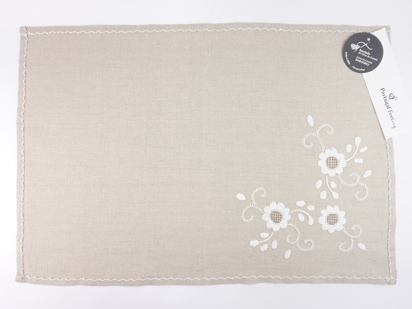 Individual de Mesa, Desenho Branco, Bordado de Viana