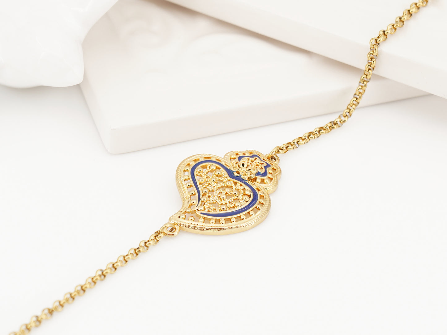 Pulseira Coração de Viana Tradicional com Pormenores Azuis, Inspirado na Filigrana Portuguesa, Aço Inoxidável Dourado