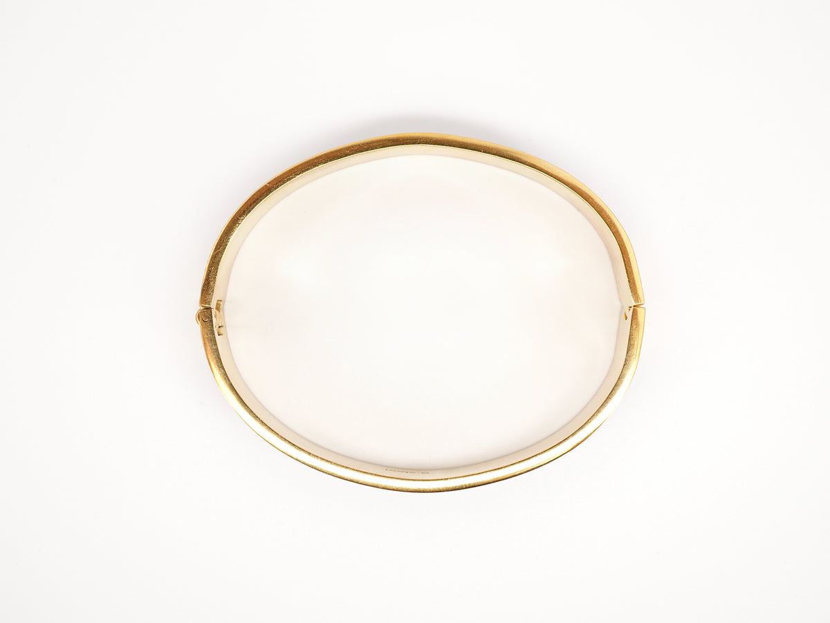 Pulseira Escrava Ampla Azulejo Português, Inspirada na Tradição Portuguesa, Aço Inoxidável Dourado - Pormenor Vista de Perfil