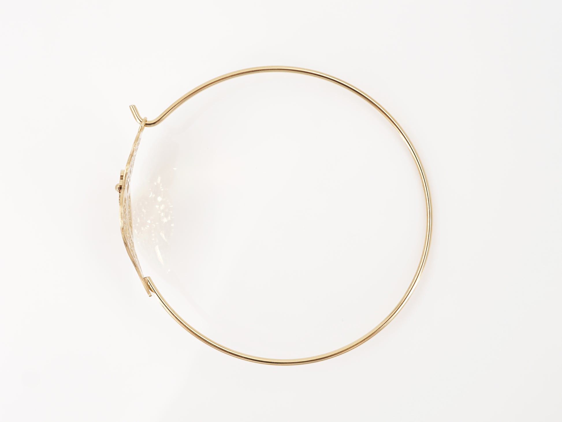 Pulseira Escrava Coração de Viana Estilizado, Inspirado na Filigrana Portuguesa, Aço Inoxidável Dourado - Vista de Cima