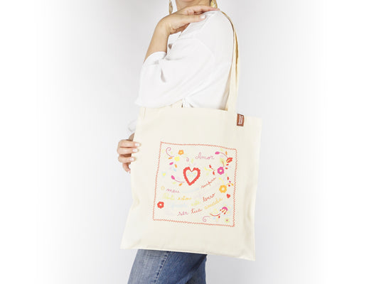 Saco Tote Bag Lenço dos Namorados, em Algodão, Tradições Portuguesas - Mulher com Saco ao Ombro