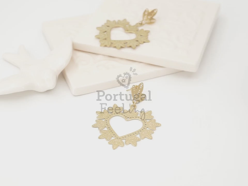 Brincos Coração Folhinhas, Inspirados na Filigrana Portuguesa, Aço Inoxidável Dourado - Vídeo