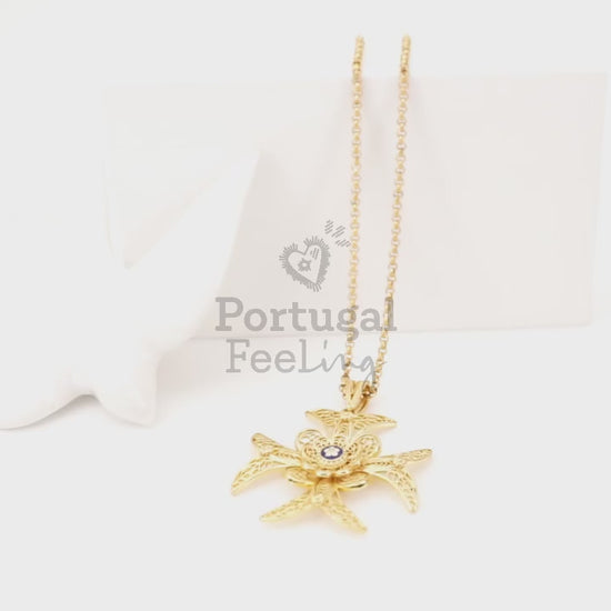 Colar Cruz Deslumbrante Média com Caramujo, Inspirado na Filigrana Portuguesa, Aço Inoxidável Dourado - Vídeo
