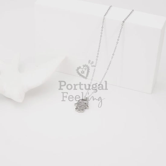 Colar com Mão de Fátima Pequena, Inspirado na Filigrana Portuguesa, Aço Inoxidável - Vídeo