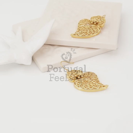 Brincos Tradicionais Coração de Viana Grandes, Inspirados na Filigrana Portuguesa, Aço Inoxidável Dourado - Vídeo