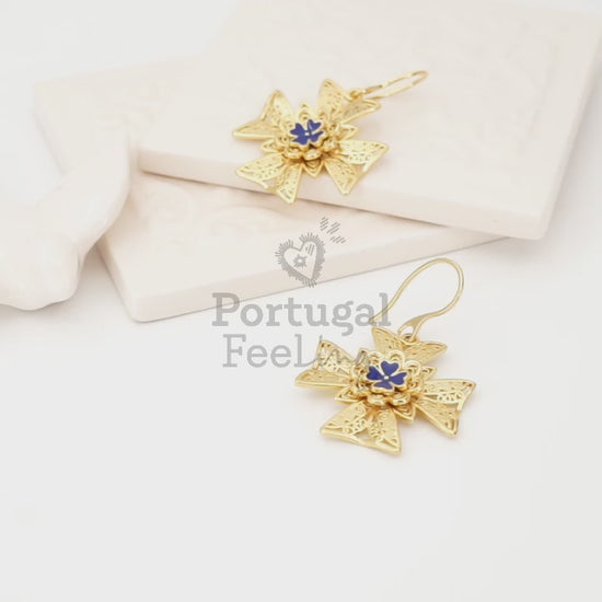Brincos Cruzes Grandes, Inspirados na Filigrana Portuguesa, Aço Inoxidável Dourado - Vídeo