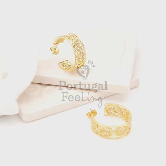 Argolas Médias, Inspiradas na Filigrana Portuguesa, Aço Inoxidável Dourado - Vídeo