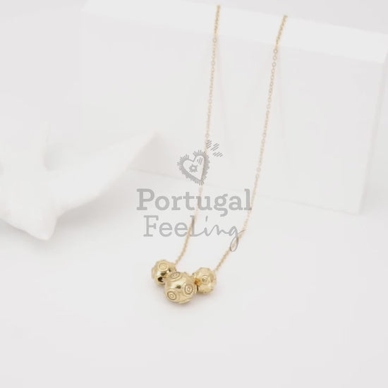 Colar com Três Contas de Viana, Inspirado na Filigrana Portuguesa, Aço Inoxidável Dourado - Vídeo