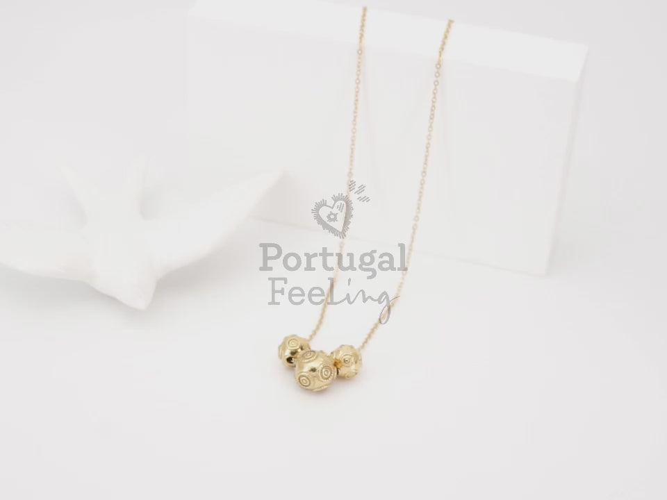 Colar com Três Contas de Viana, Inspirado na Filigrana Portuguesa, Aço Inoxidável Dourado - Vídeo