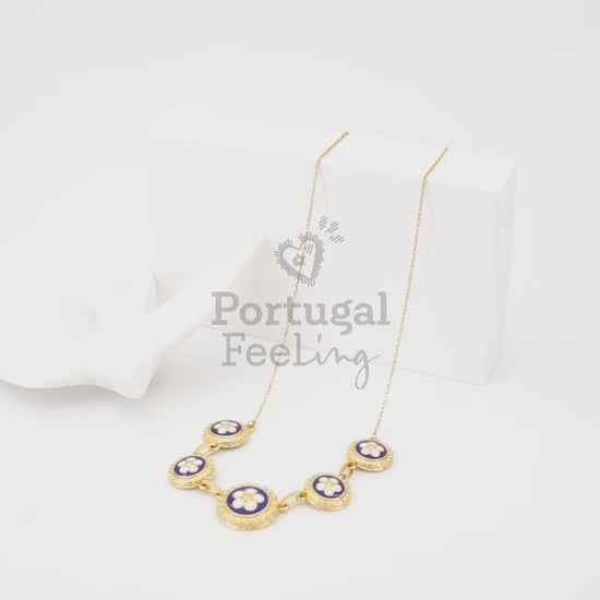 Colar Cinco Caramujos Azuis, Inspirado na Filigrana Portuguesa, Aço Inoxidável Dourado - Vídeo