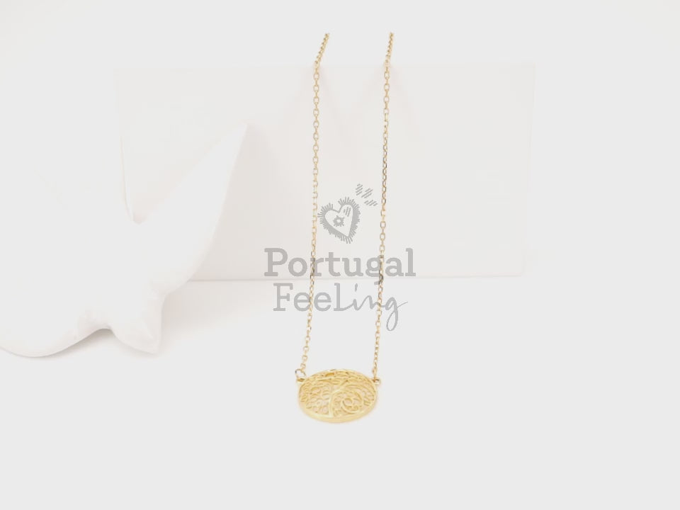 Colar com Círculo, Inspirado na Filigrana Portuguesa, Aço Inoxidável Dourado - Vídeo