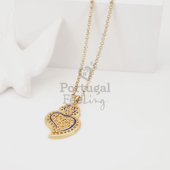 Colar Coração de Viana Tradicional Médio com Pormenores Azuis, Inspirado na Filigrana Portuguesa, Aço Inoxidável Dourado - Vídeo