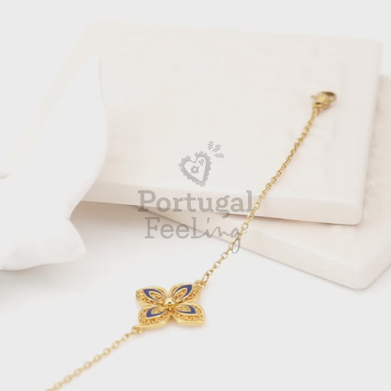 Pulseira Flor com Pormenores Azuis, Inspirado na Filigrana Portuguesa, Aço Inoxidável Dourado - Vídeo