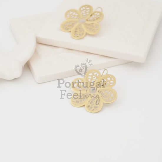 Brincos Flores Grandes, Inspirados na Filigrana Portuguesa, Aço Inoxidável Dourado - Vídeo