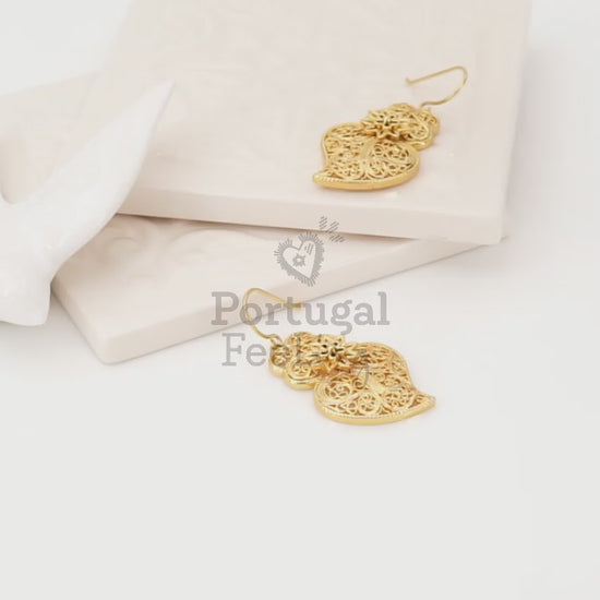 Brincos Tradicionais Coração de Viana Médios, Inspirados na Filigrana Portuguesa, Aço Inoxidável Dourado - Vídeo