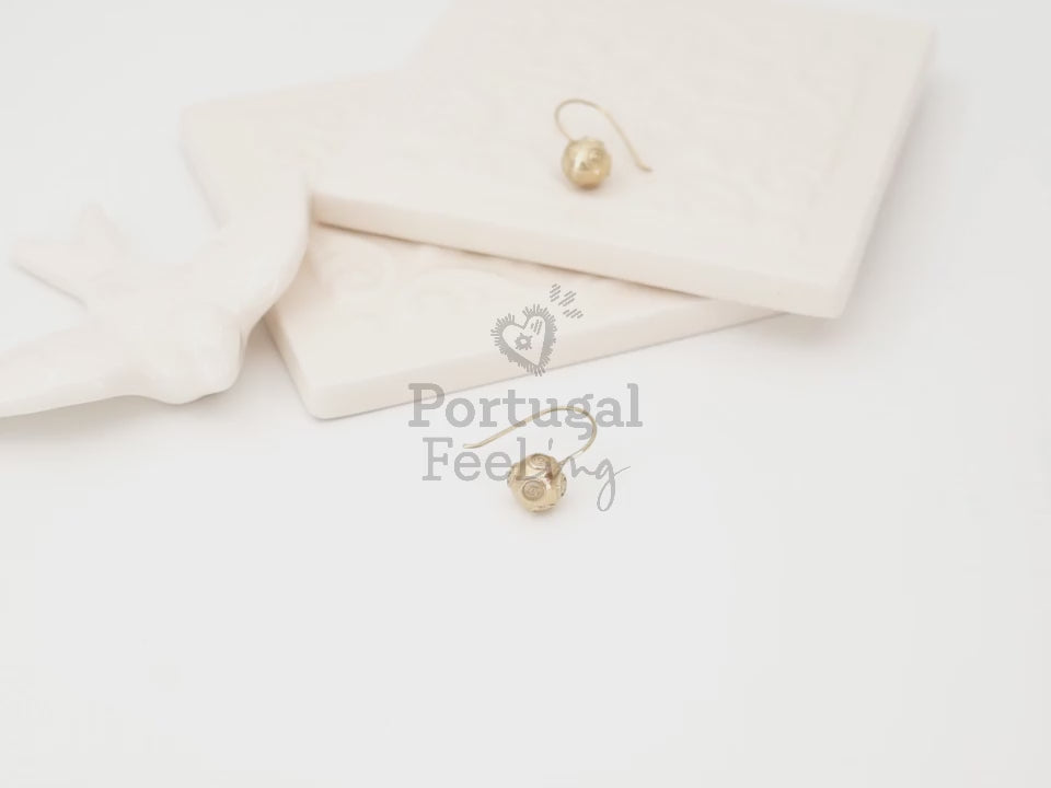 Brincos Contas de Viana de Gancho, Inspirados na Filigrana Portuguesa, Aço Inoxidável Dourado - Vídeo