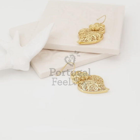 Brincos Tradicionais Coração de Viana Grandes, Inspirados na Filigrana Portuguesa, Aço Inoxidável Dourado - Vídeo