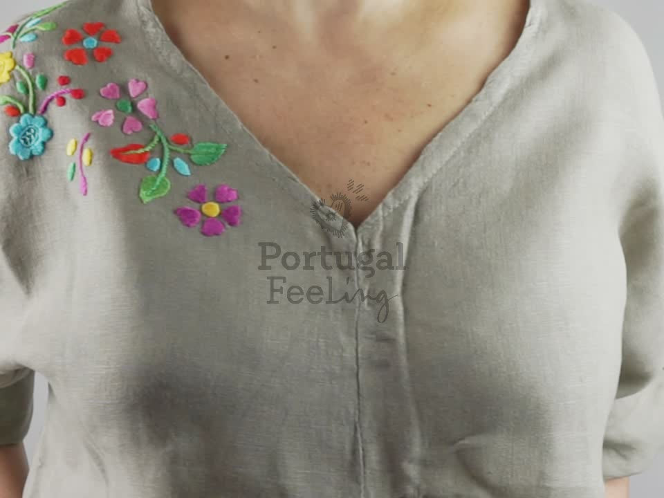 Blusa "Nó" em Linho com Bordado de Viana, Tamanho Único - Vídeo