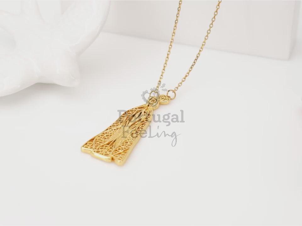 Colar Nossa Senhora de Fátima, Inspirado na Filigrana Portuguesa, Aço Inoxidável Dourado - Vídeo