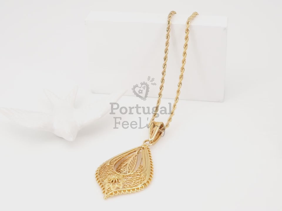 Colar Mordoma, Inspirado na Filigrana Portuguesa, Aço Inoxidável Dourado - Vídeo