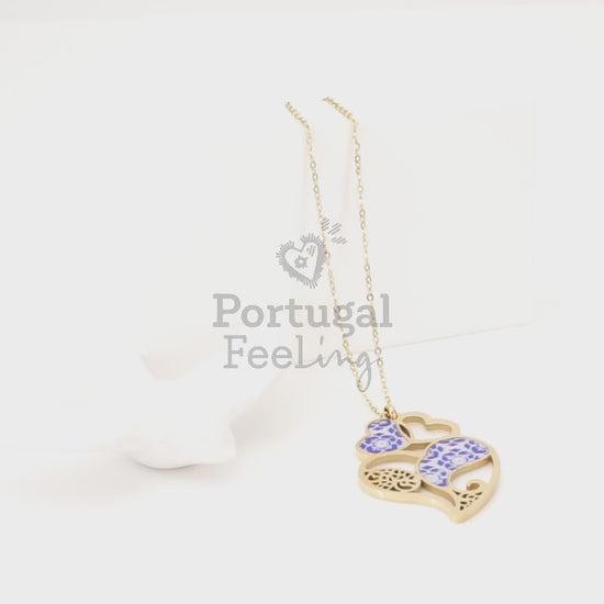 Colar Coração e Azulejo Português, Inspirado na Filigrana Portuguesa, Aço Inoxidável Dourado - Vídeo