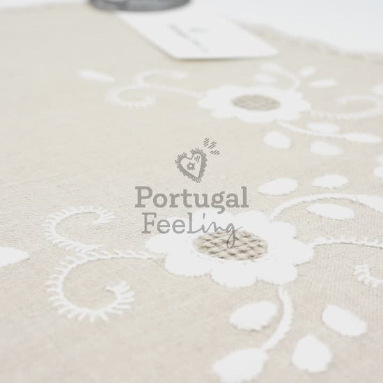 Individual de Mesa, Desenho Branco, Bordado de Viana - Vídeo