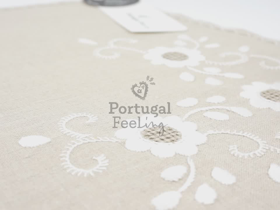 Individual de Mesa, Desenho Branco, Bordado de Viana - Vídeo