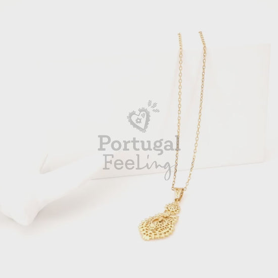 Colar Rainha, Motivo Pequeno, Inspirado na Filigrana Portuguesa, Aço Inoxidável Dourado - Vídeo