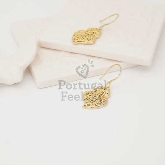 Brincos Tradicionais Coração de Viana Médios, Inspirados na Filigrana Portuguesa, Aço Inoxidável Dourado - Vídeo
